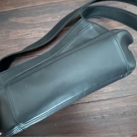 Vintage Coach 4186 Slim Crossbody Bag Leather, Hippie Messenger Purse - Picture 5 of 8